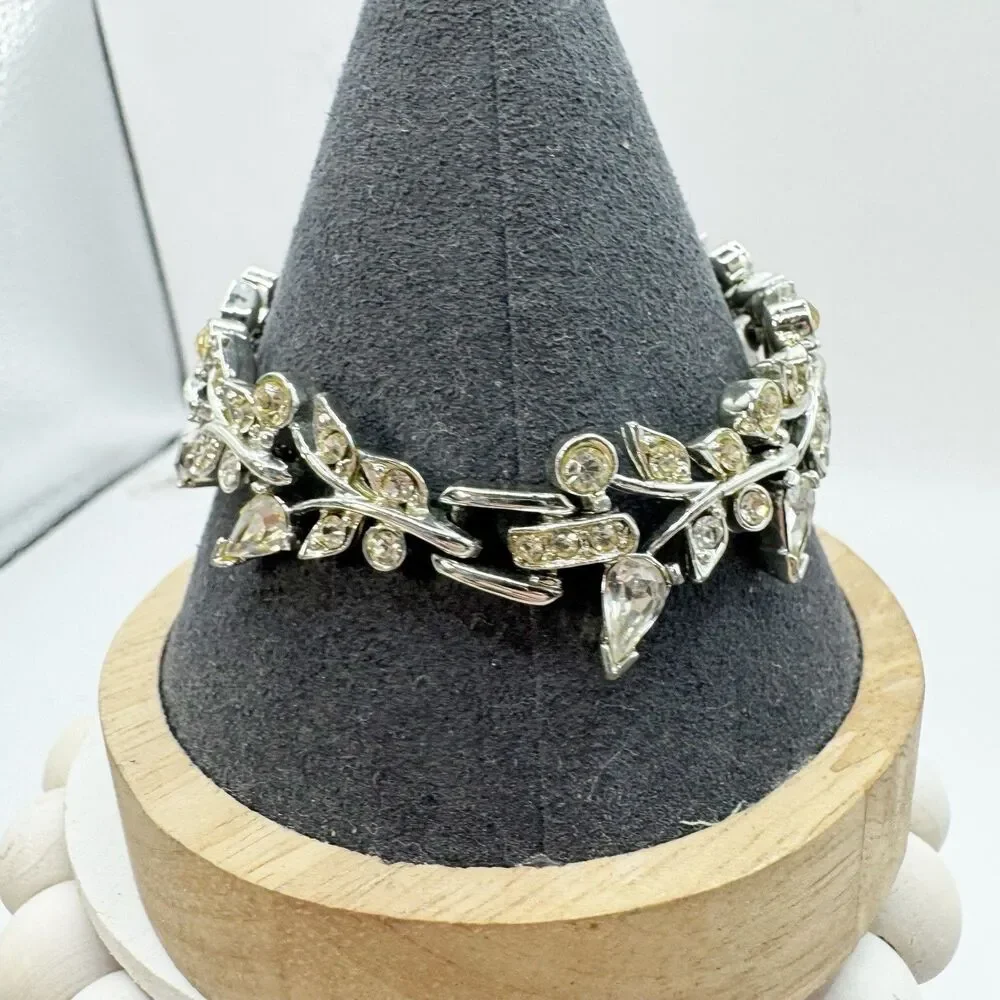 Kramer Vintage Clear  Teardrop Crystal Leaf Link Bracelet Silver Tone MCM 7”